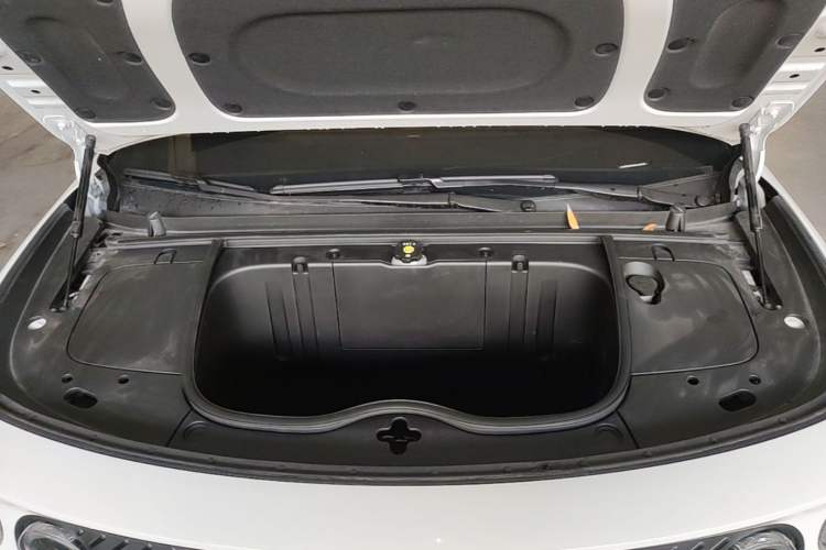 Used firefly 2025 Free Edition Engine Bay