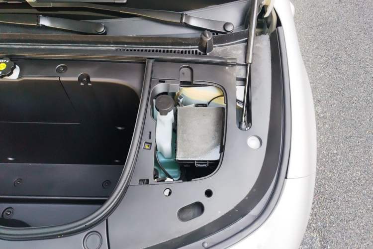 Used firefly 2025 Free Edition Engine Bay Left
