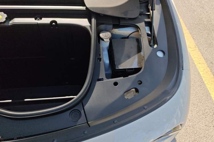 Used firefly 2025 Illuminated Edition Engine Bay Left