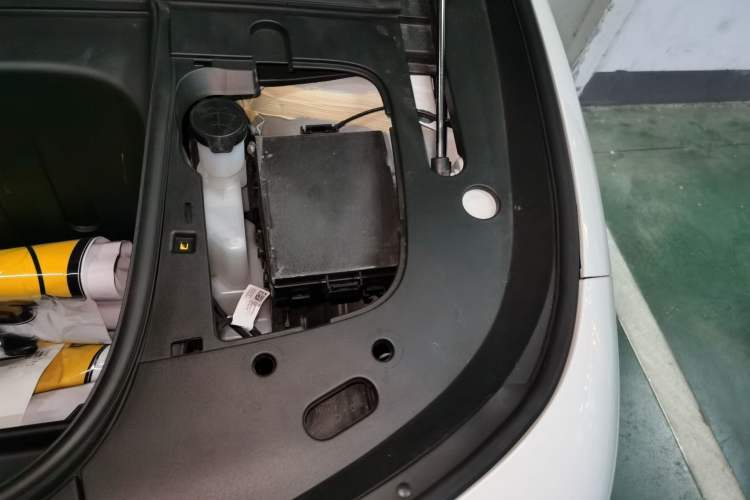 Used firefly 2025 Free Edition Engine Bay Left