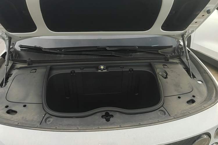 Used firefly 2025 Illuminated Edition Engine Bay