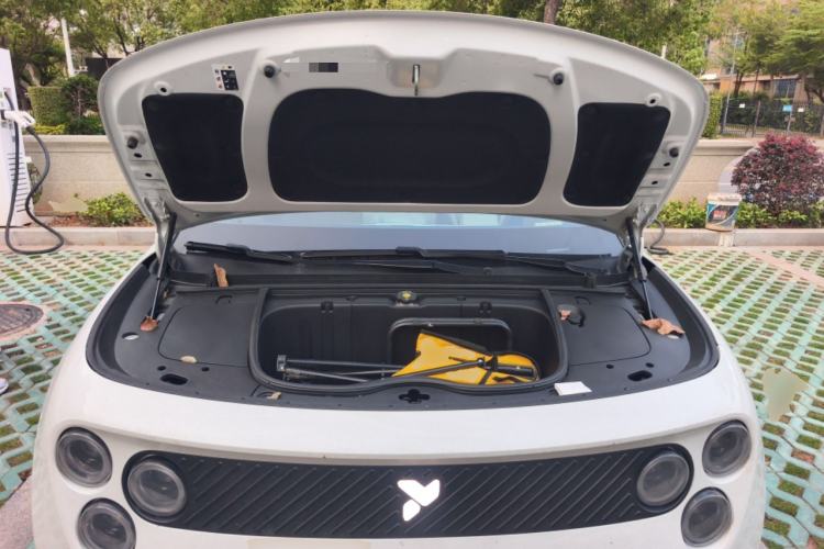 Used firefly 2025 Illuminated Edition Engine Bay