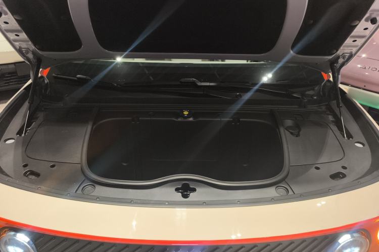 Used firefly 2025 Illuminated Edition Engine Bay