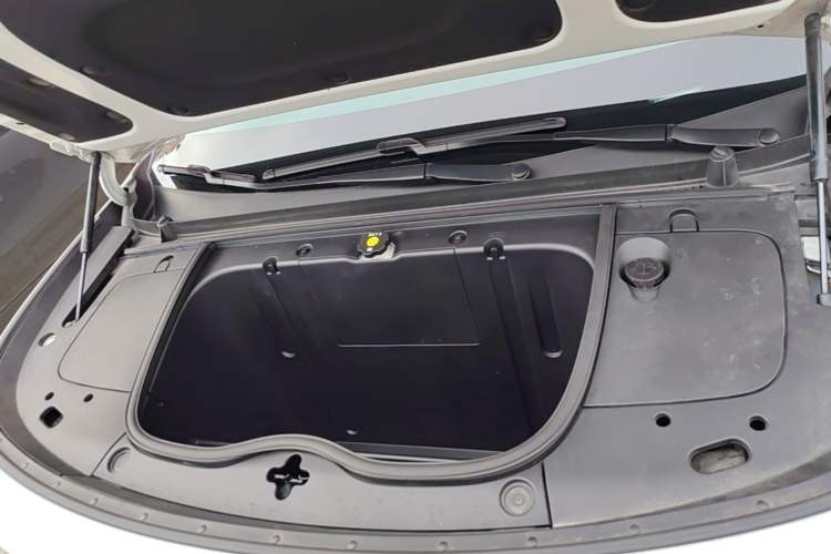 Used firefly 2025 Illuminated Edition Engine Bay