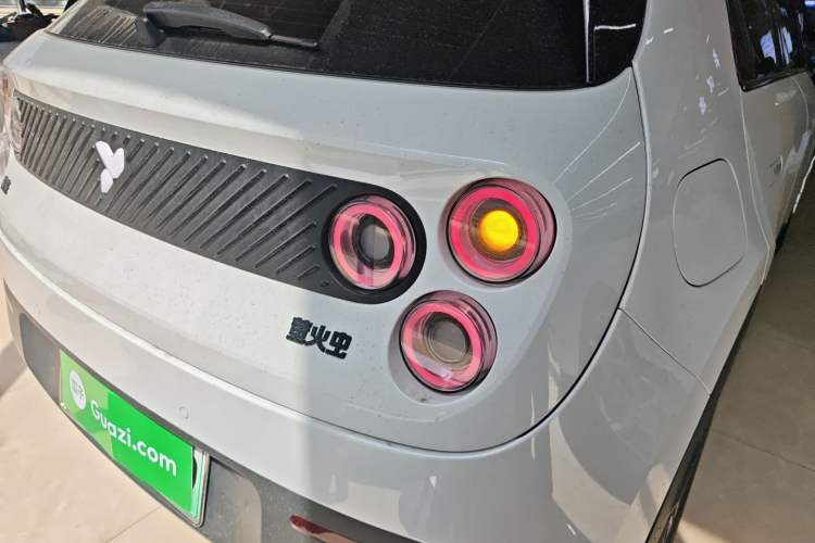 Used firefly 2025 Illuminated Edition Exterior 3