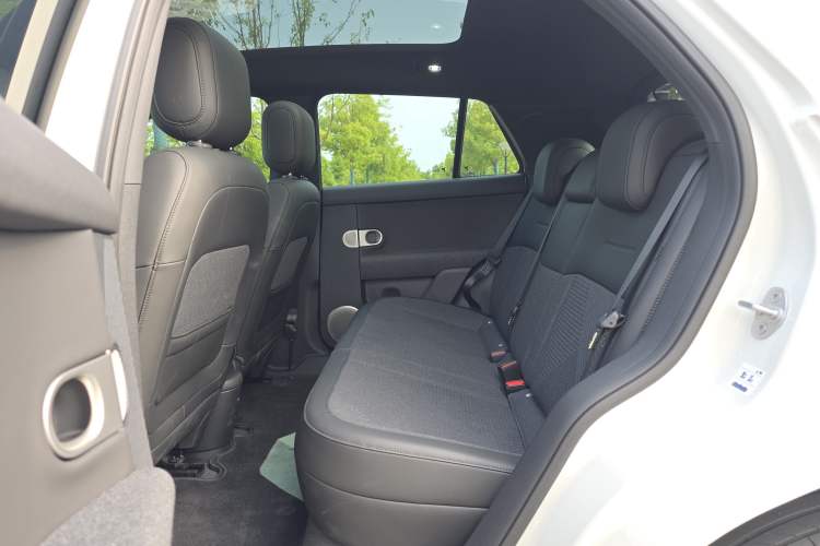 Used firefly 2025 Free Edition Interior 2