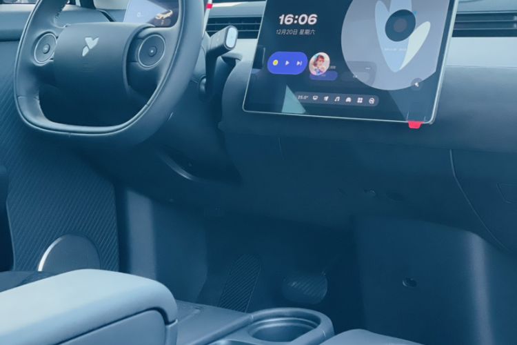 Used firefly 2025 Illuminated Edition Interior 3
