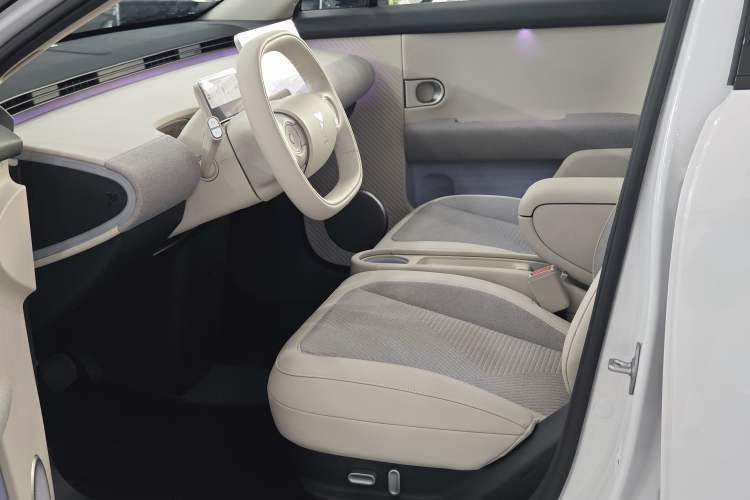 Used firefly 2025 Free Edition Interior 3