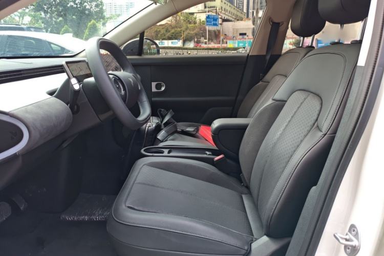 Used firefly 2025 Illuminated Edition Interior 3
