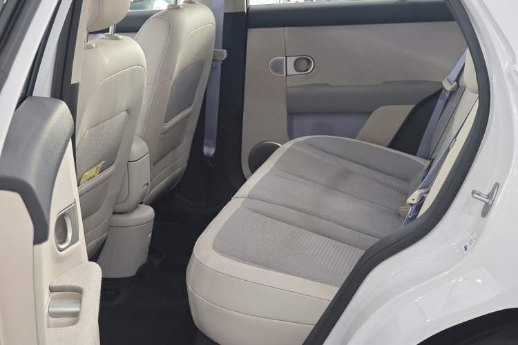 Used firefly 2025 Free Edition Interior 4