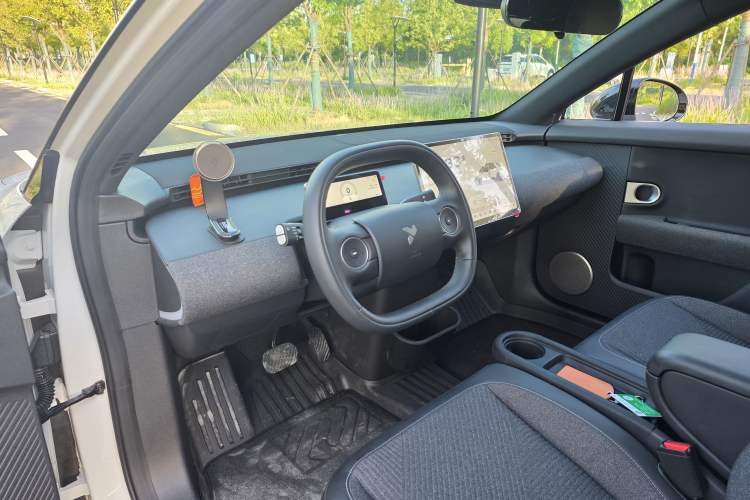 Used firefly 2025 Free Edition Interior 4