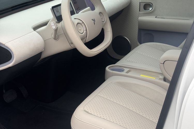 Used firefly 2025 Illuminated Edition Interior 5