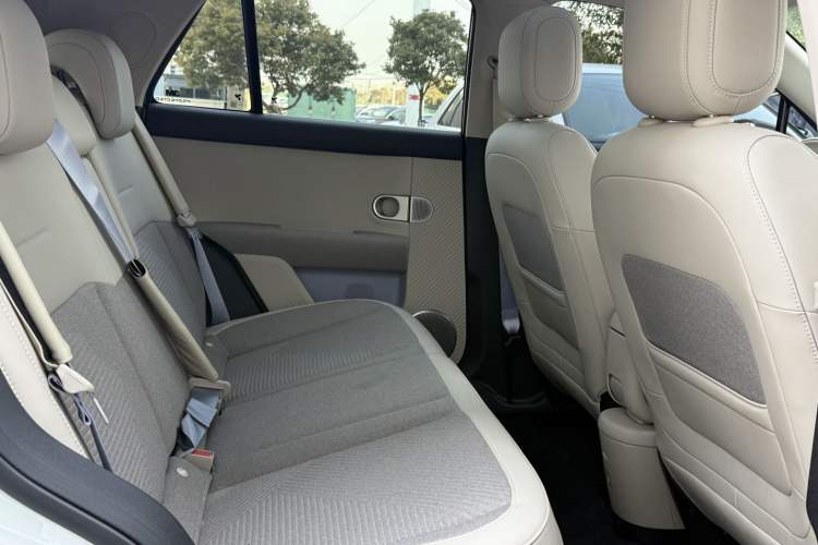 Used firefly 2025 Free Edition Interior 5