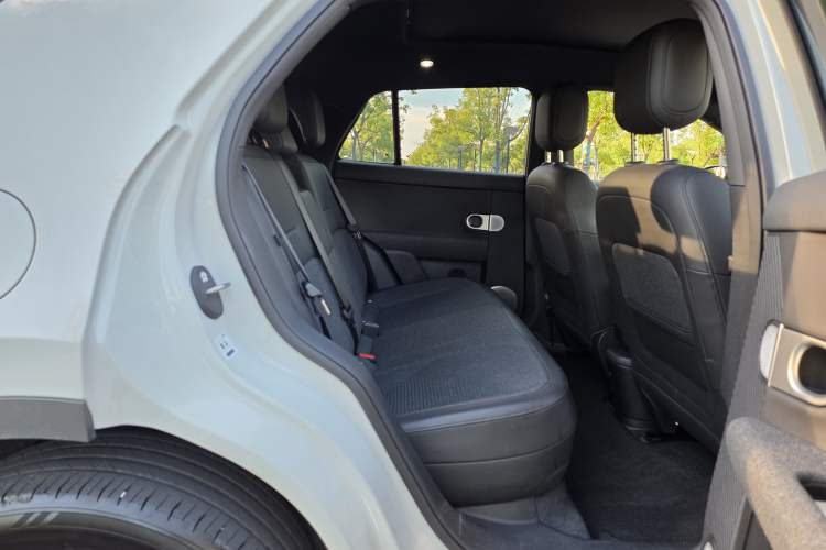 Used firefly 2025 Free Edition Interior 6