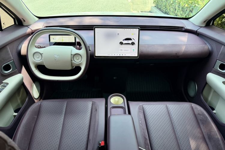 Used firefly 2025 Illuminated Edition Interior 7