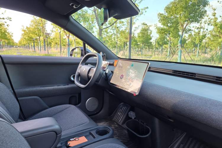 Used firefly 2025 Free Edition Interior 8