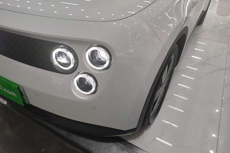 Used firefly 2025 Illuminated Edition Left Front Headlight