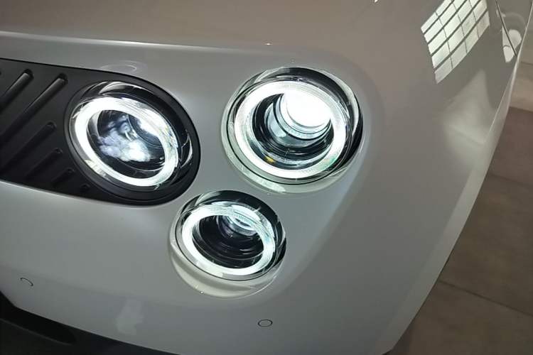 Used firefly 2025 Illuminated Edition Left Front Headlight