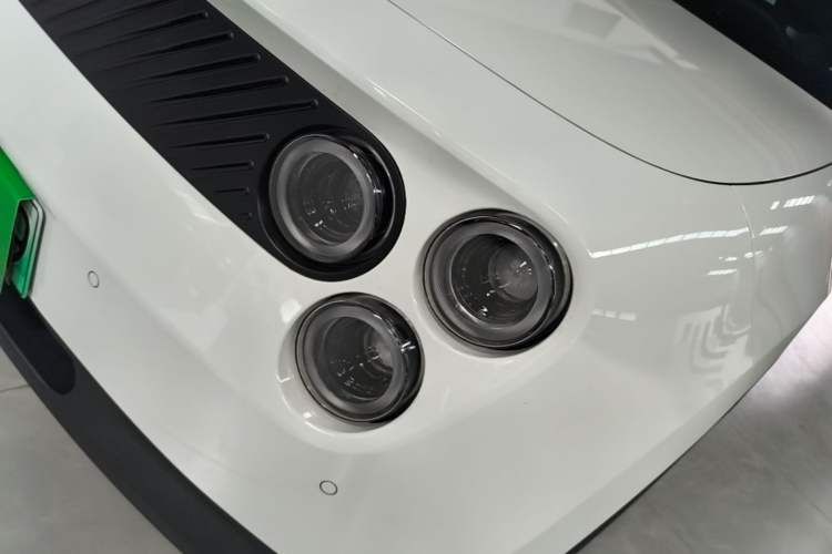Used firefly 2025 Free Edition Left Front Headlight