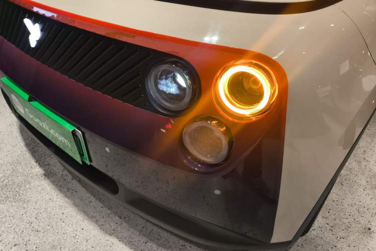 Used firefly 2025 Illuminated Edition Left Front Headlight