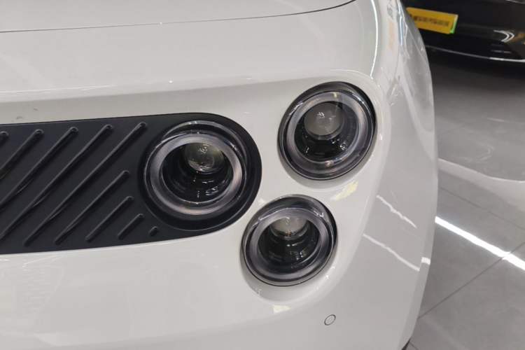 Used firefly 2025 Illuminated Edition Left Front Headlight