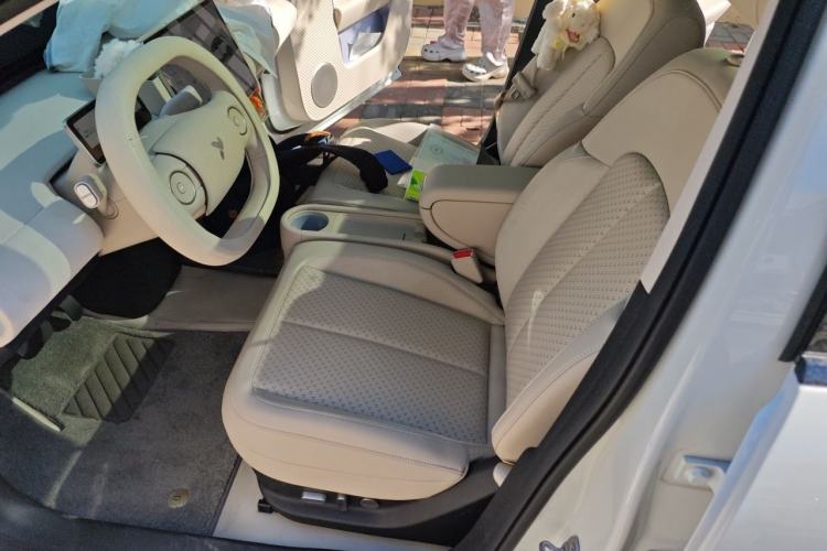 Used firefly 2025 Illuminated Edition Left Front Seat