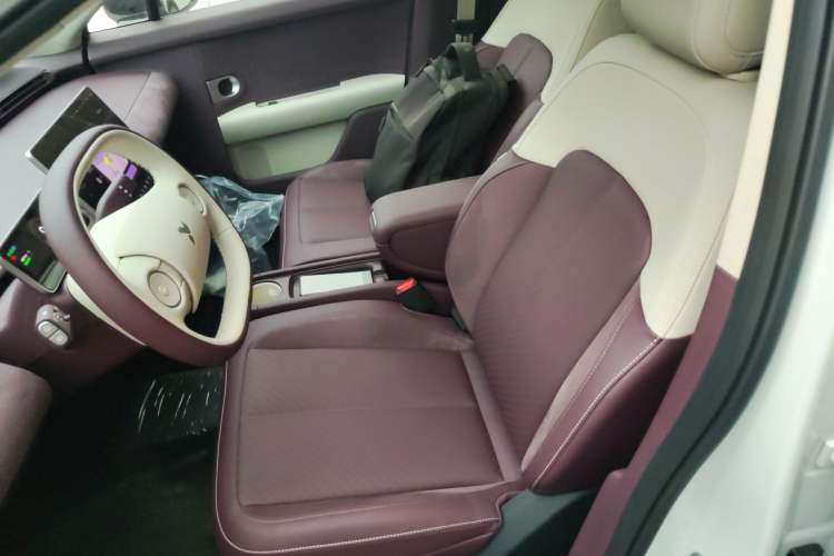 Used firefly 2025 Illuminated Edition Left Front Seat