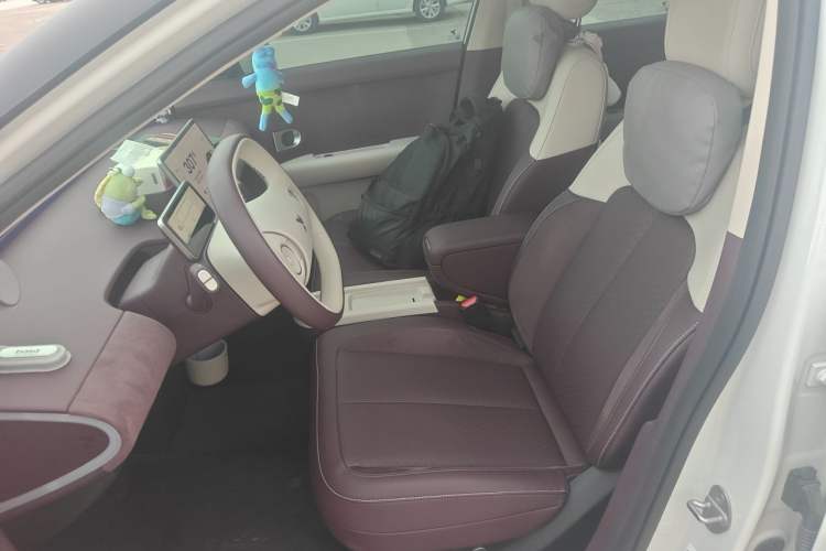 Used firefly 2025 Illuminated Edition Left Front Seat
