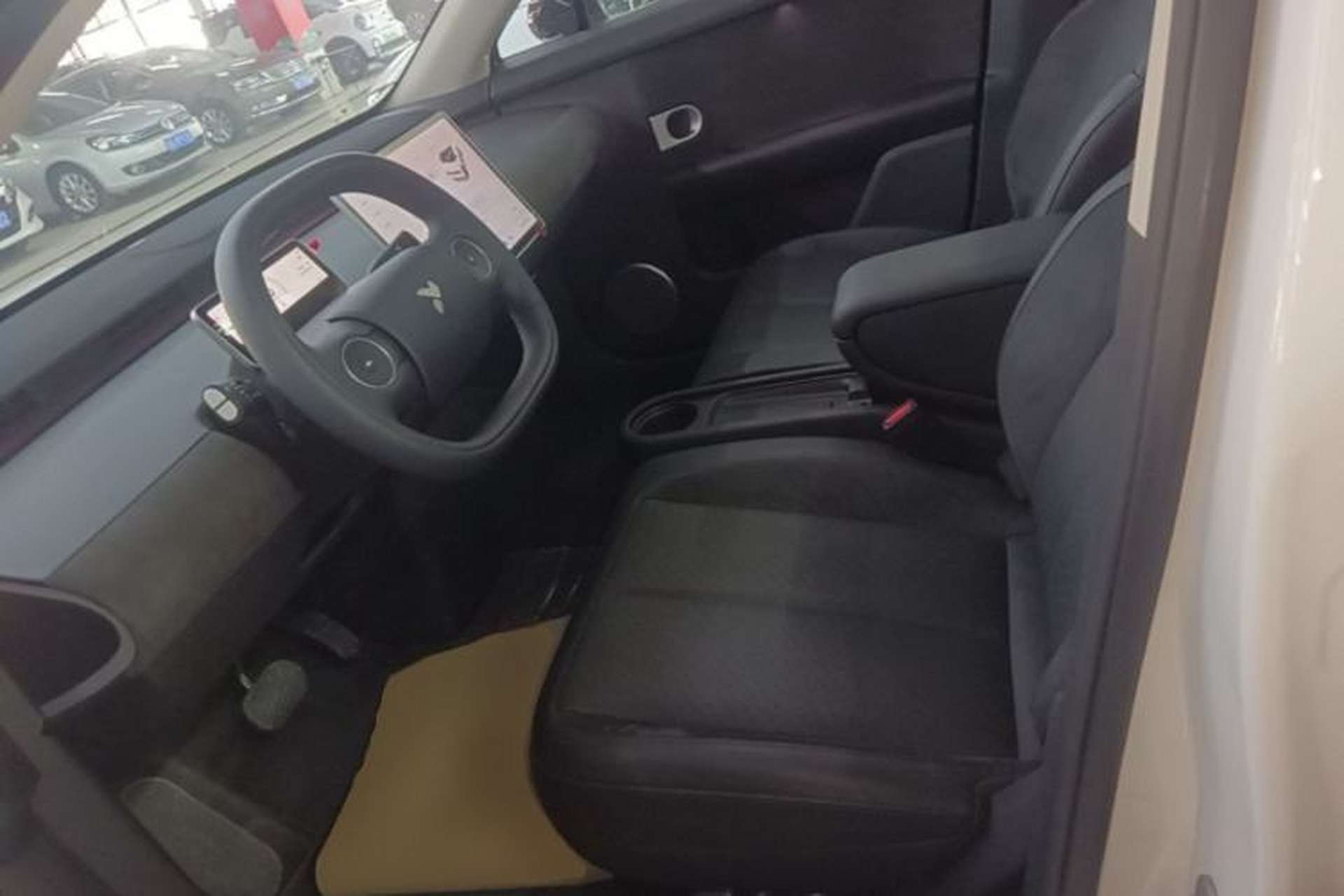 Used firefly 2025 Illuminated Edition Left Front Seat