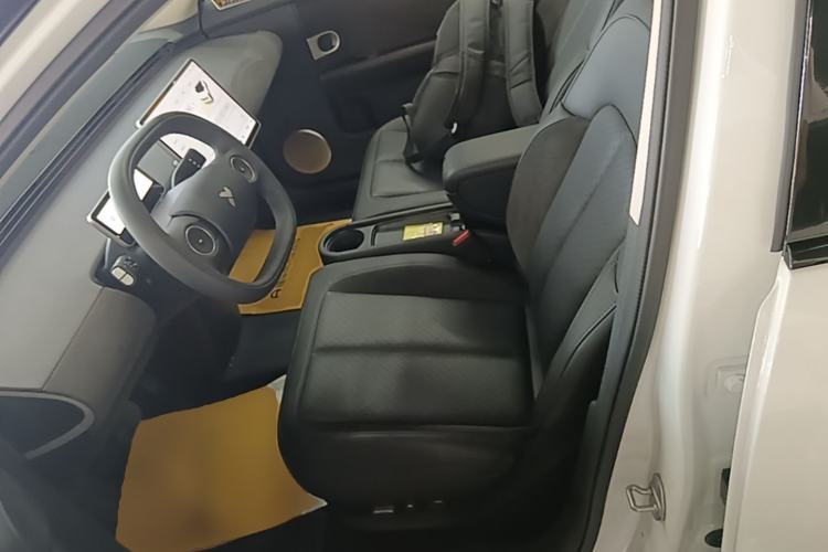 Used firefly 2025 Illuminated Edition Left Front Seat