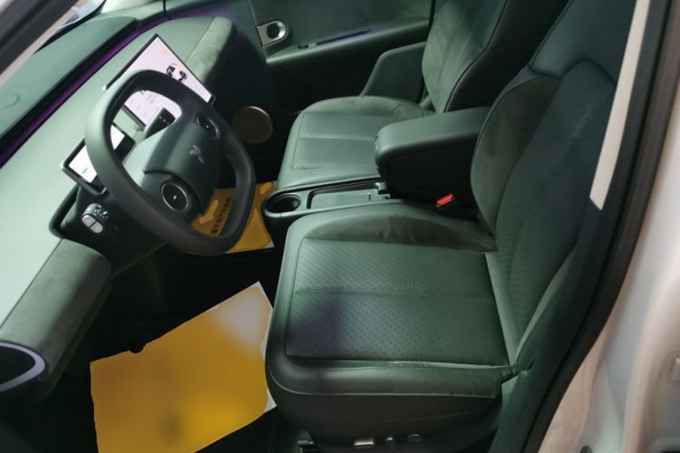 Used firefly 2025 Illuminated Edition Left Front Seat