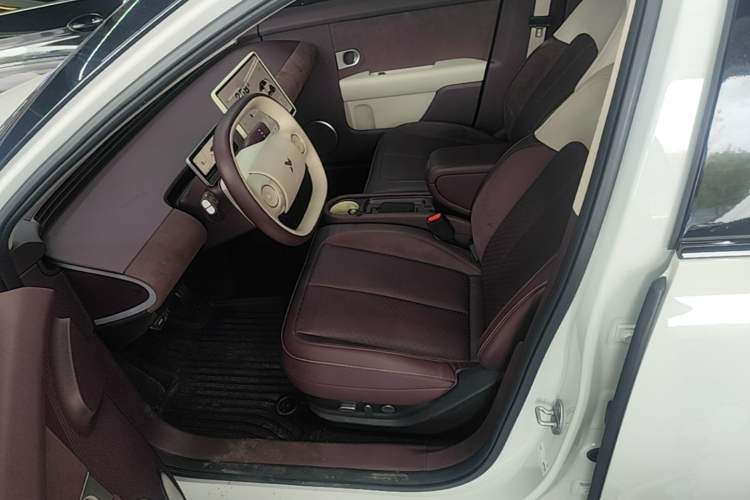 Used firefly 2025 Illuminated Edition Left Front Seat