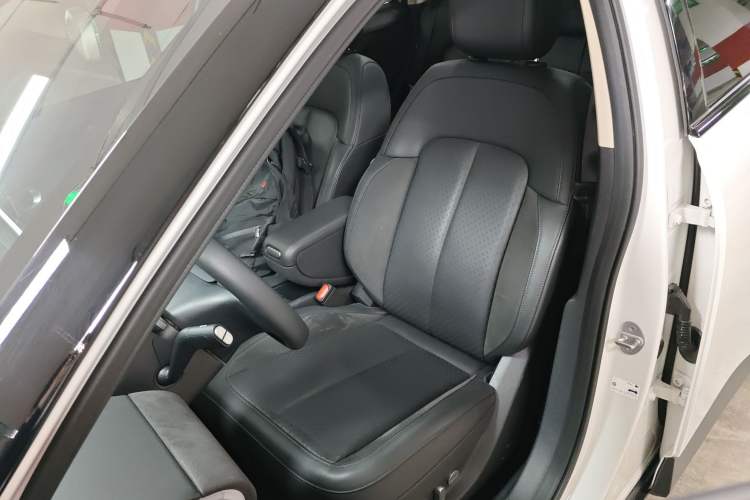 Used firefly 2025 Illuminated Edition Left Front Seat