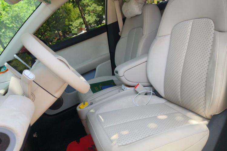 Used firefly 2025 Illuminated Edition Left Front Seat
