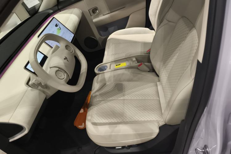 Used firefly 2025 Illuminated Edition Left Front Seat