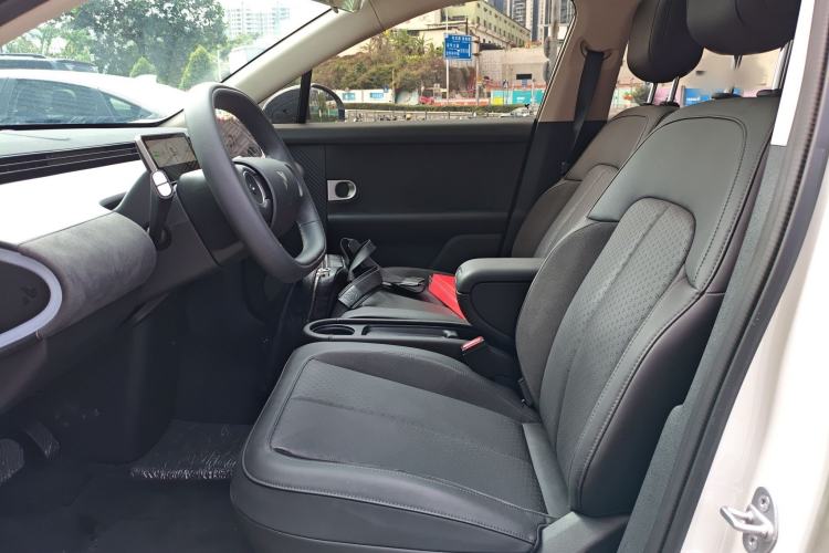 Used firefly 2025 Illuminated Edition Left Front Seat