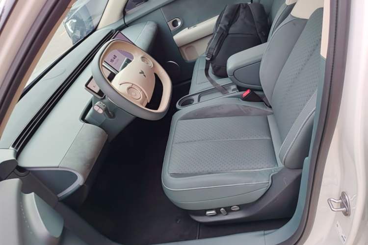 Used firefly 2025 Illuminated Edition Left Front Seat