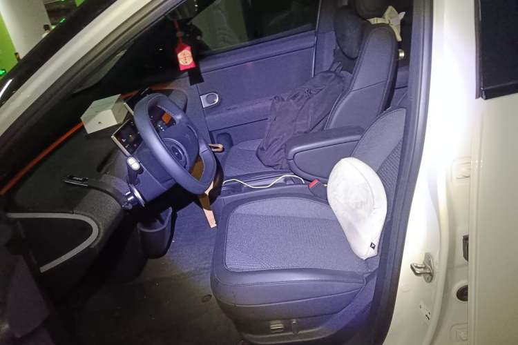 Used firefly 2025 Free Edition Left Front Seat