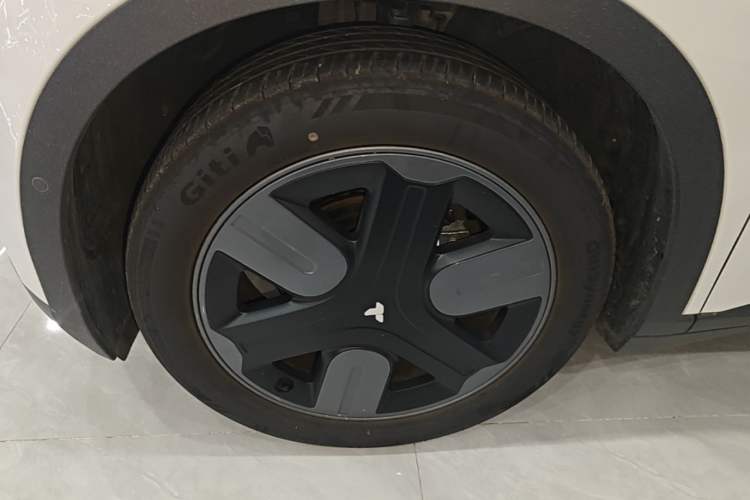 Used firefly 2025 Free Edition Left Front Wheel Hub