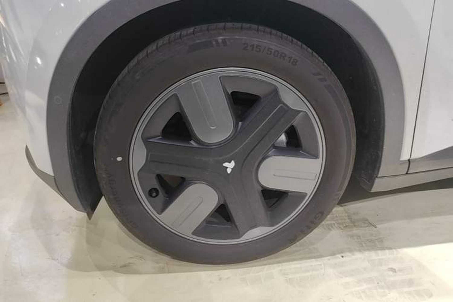Used firefly 2025 Free Edition Left Front Wheel Hub