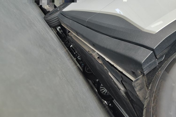Used firefly 2025 Free Edition Left Side Sill