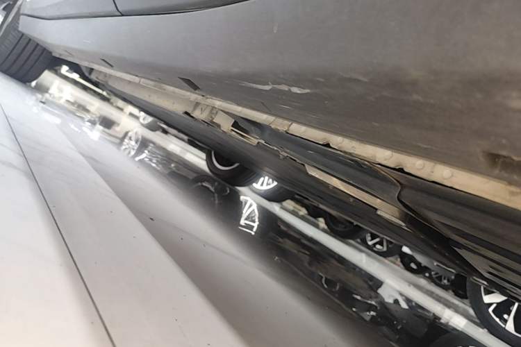 Used firefly 2025 Illuminated Edition Left Side Sill
