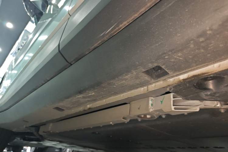 Used firefly 2025 Illuminated Edition Left Side Sill