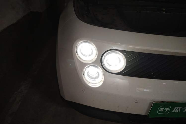 Used firefly 2025 Illuminated Edition Right Front Headlight