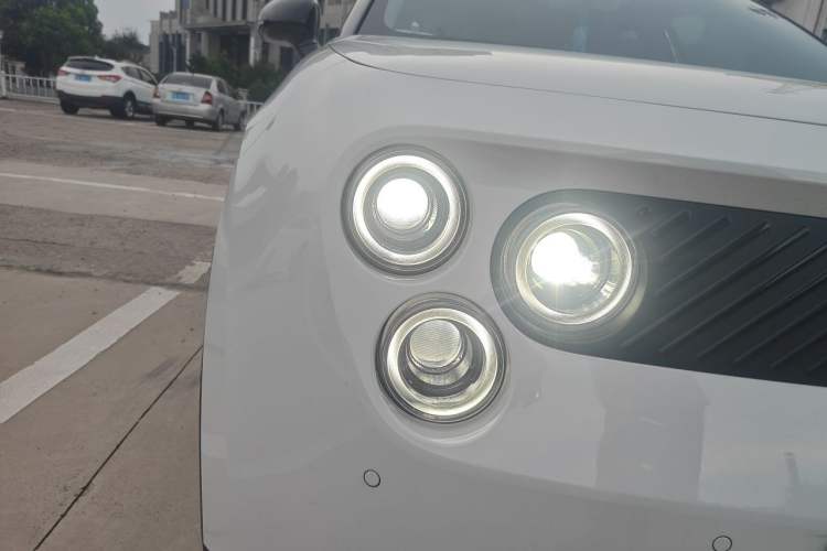 Used firefly 2025 Illuminated Edition Right Front Headlight