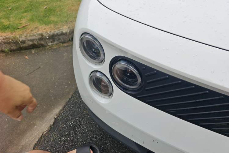 Used firefly 2025 Illuminated Edition Right Front Headlight