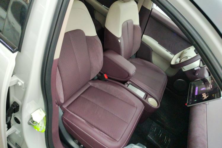 Used firefly 2025 Illuminated Edition Right Front Seat