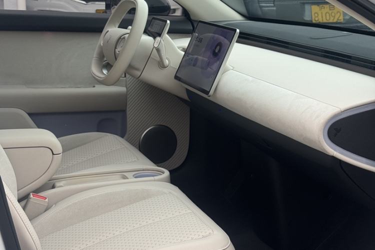 Used firefly 2025 Illuminated Edition Right Front Seat