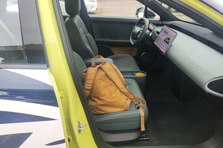 Used firefly 2025 Free Edition Right Front Seat