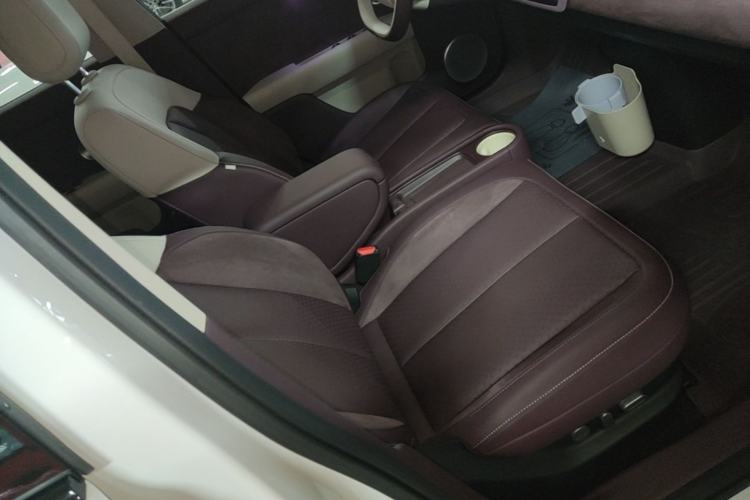 Used firefly 2025 Illuminated Edition Right Front Seat
